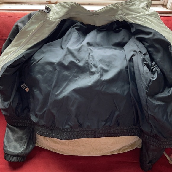 Leather jacket - Picture 2 of 4